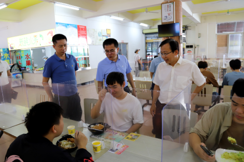 我校黨委書記詹少斌深入基層開展調研工作