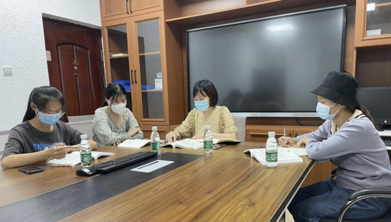 師生同備課  師生同授課——我校思想政治理論課創新探索