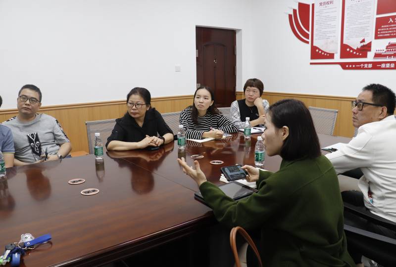 海南風清楊電子商務有限公司總經理來我院交流
