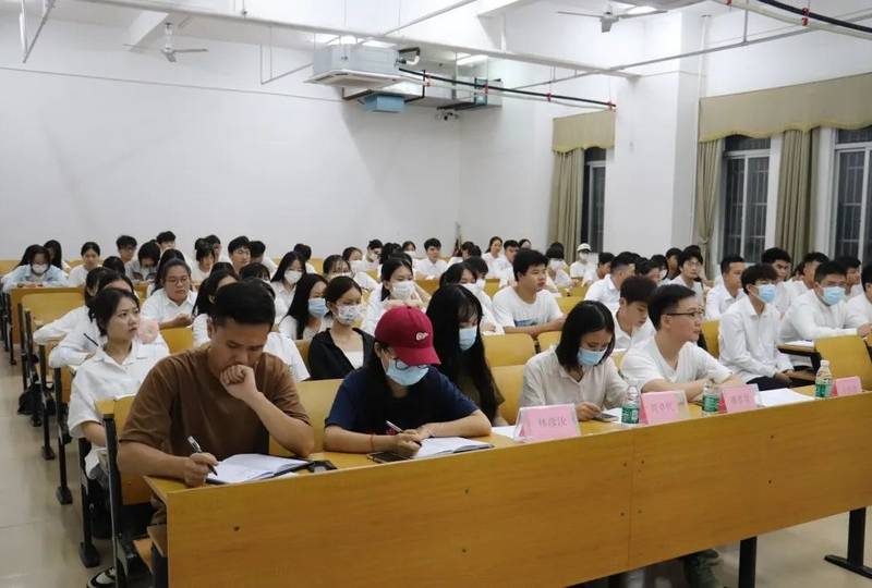 我院召開學生自律管理委員會第一次全體大會暨社區網格服務黨小組工作部署會議