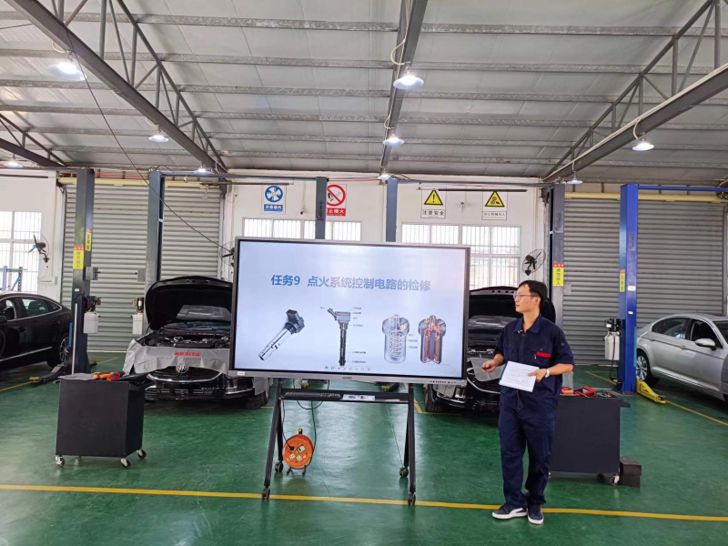 教師教學能力提升活動（七）：我院汽車教研室開展教師教學能力比賽展示與交流活動