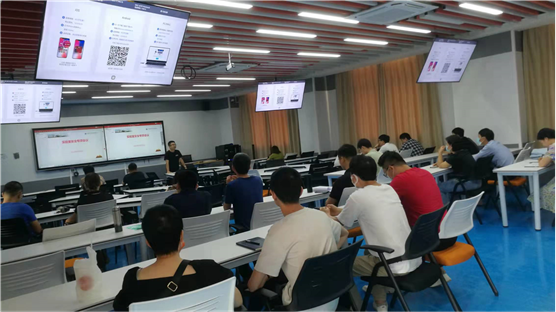 我校召開實驗實訓室安全工作專項會議